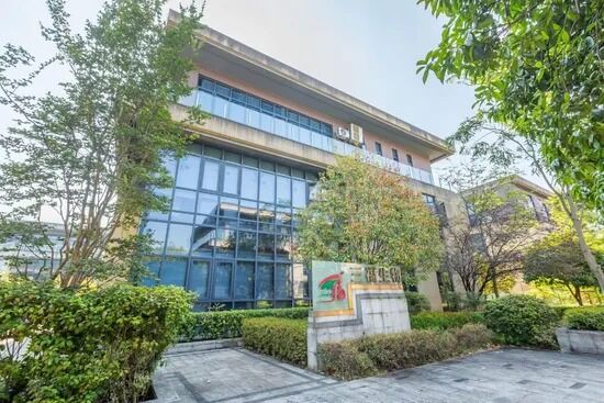 Poria Cocos Extract 10% Polysaccharides Fine Brown Yellow Powder for Functional Food and Health Care